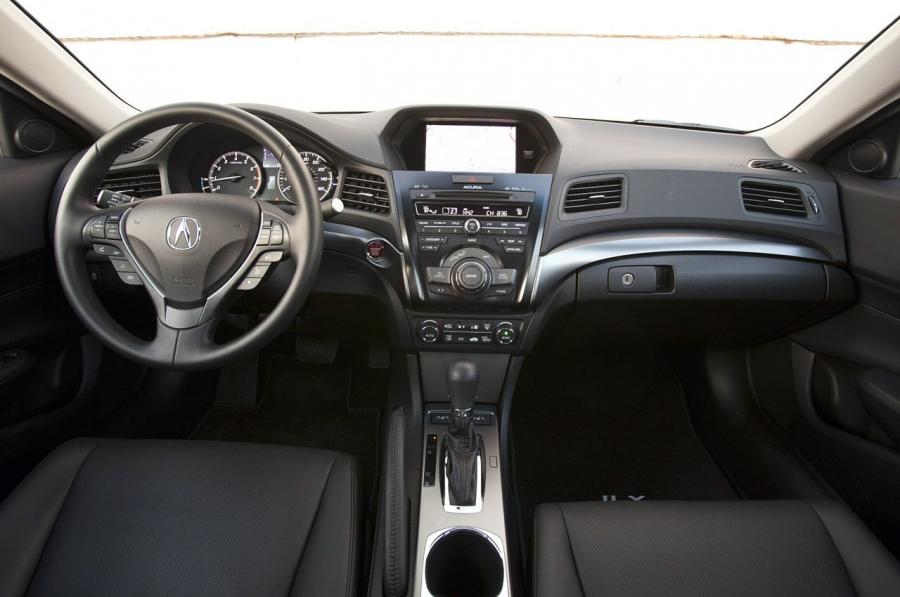 Торпедо Acura ILX Hybrid (DE) 2012 года  (фото 11 из 60)